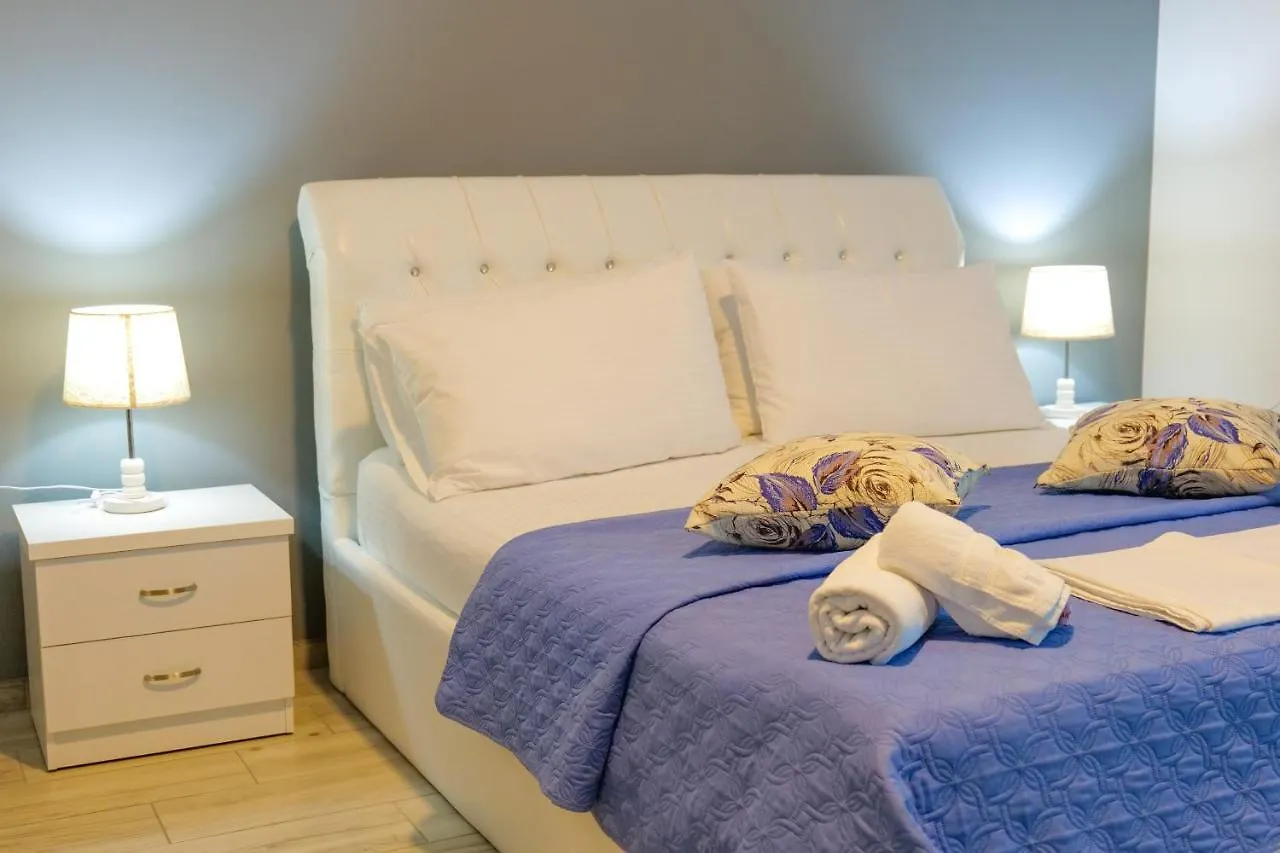 Oceanic Overview Suites Саранда