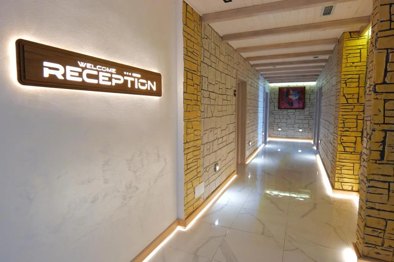 Oceanic Overview Suites Саранда 4*,