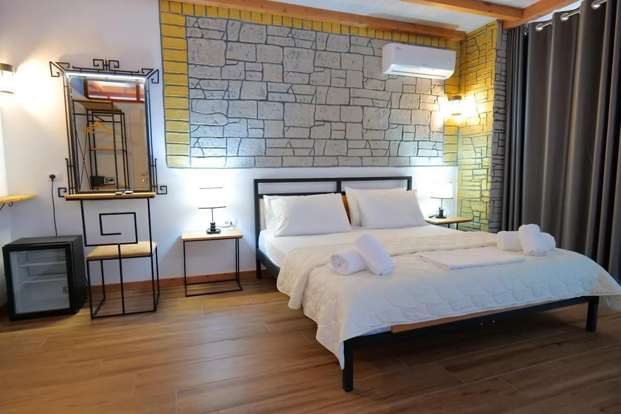 **** Отель Oceanic Overview Suites Саранда Албания