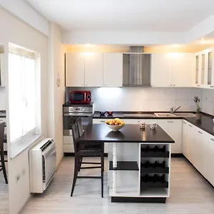 https://down-town-tirana-apartment-center.hotels-in-tirana.com