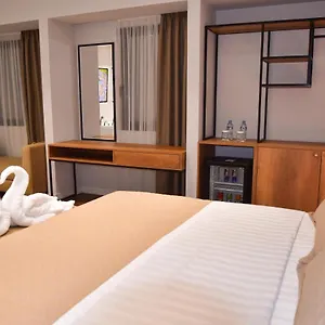 Hotel 313 Center ****