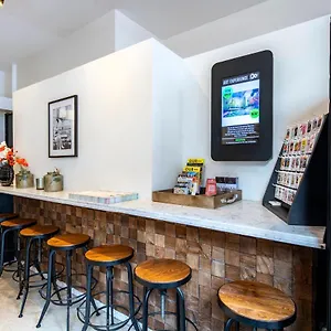 https://ph-hotel-de-entree.amsterdamhotelsnl.com