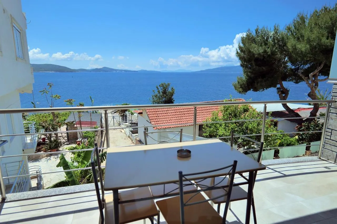 Oceanic Overview Suites Саранда 4*,
