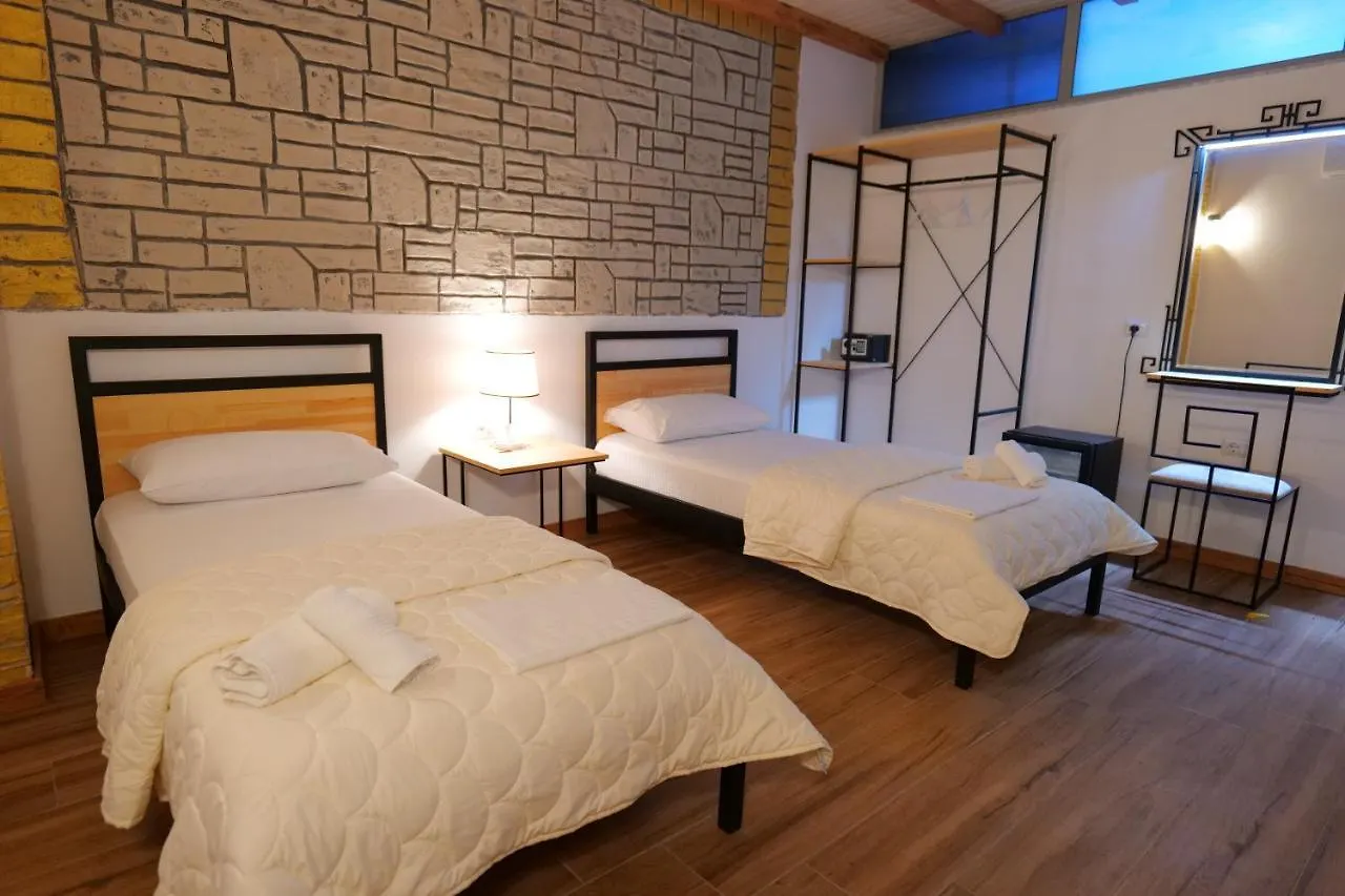 Oceanic Overview Suites Саранда 4*,